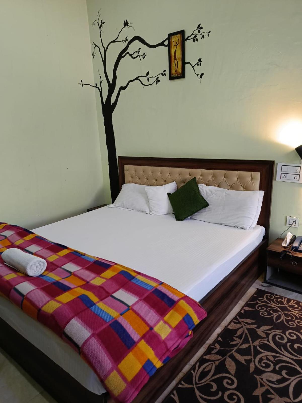 Joshi Holiday Home Stay Лансдаун Екстер'єр фото