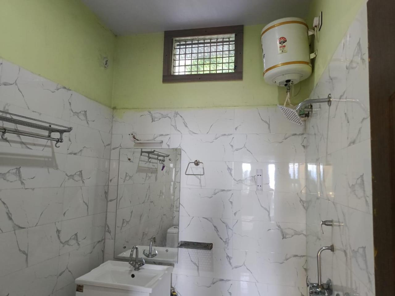 Joshi Holiday Home Stay Лансдаун Екстер'єр фото