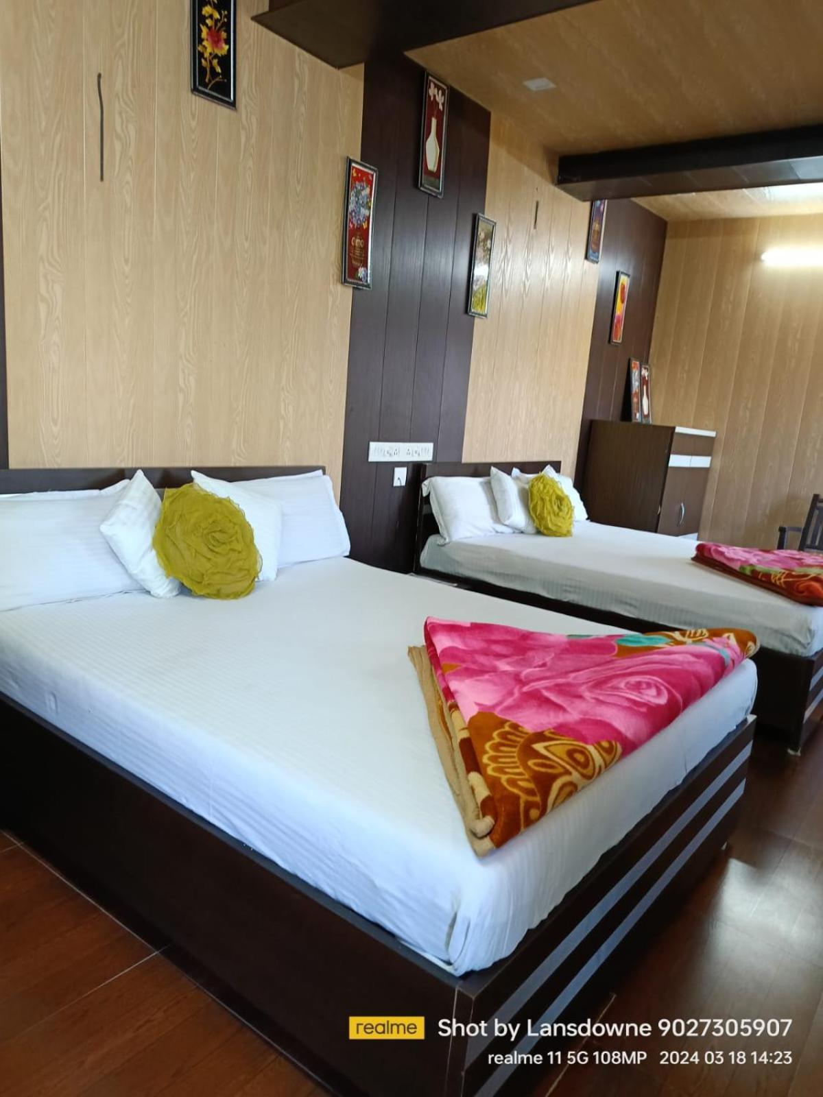 Joshi Holiday Home Stay Лансдаун Екстер'єр фото